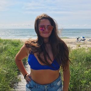 Meet your Posher, Gabby